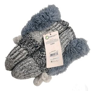 Secret Treasures Gray and Black Knit Mittens